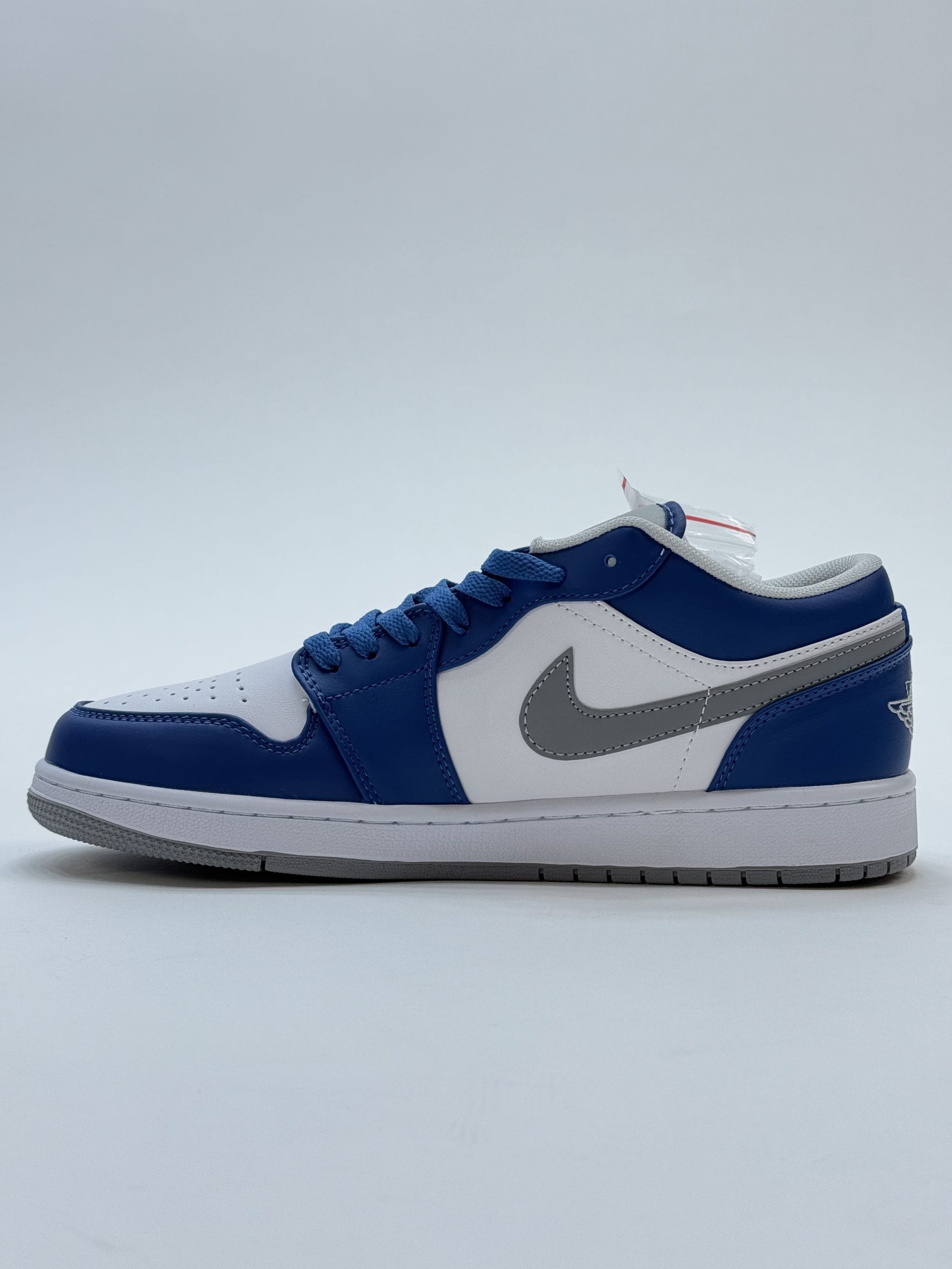 کفش نایک ایرجردن آبی کاربنی خاکستری